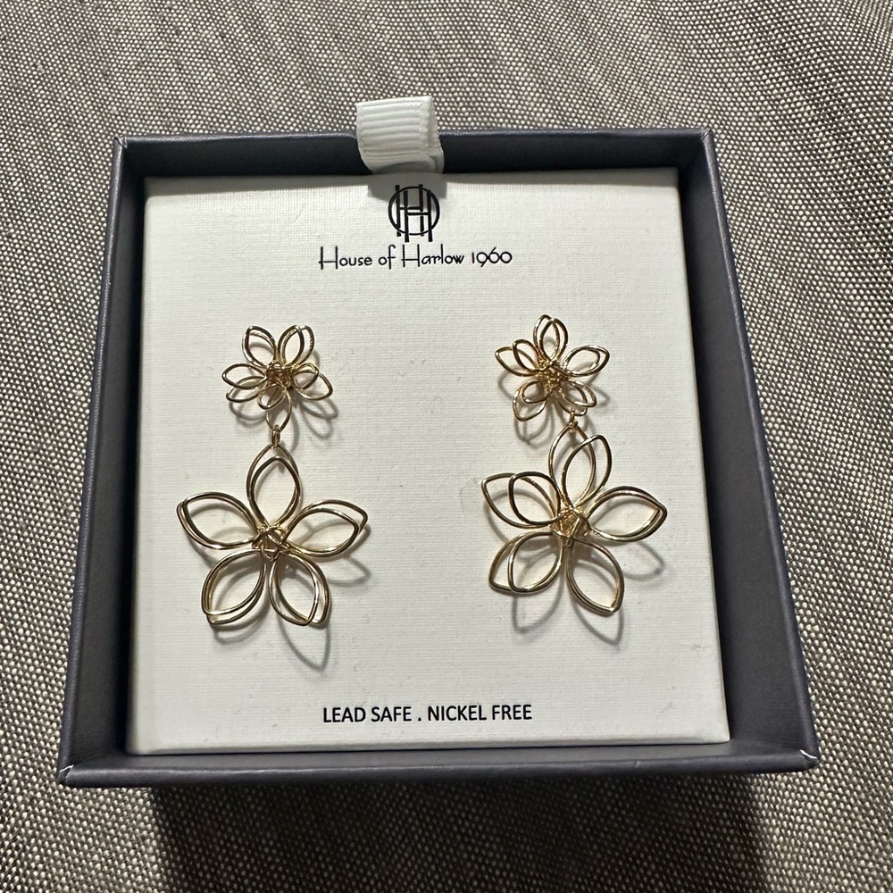 House of Harlow 1960 Gold 3D Flower Earrings NIB